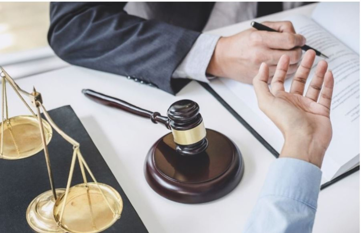 DỊCH VỤ TƯ VẤN PHÁP LUẬT – GIẢI PHÁP TOÀN DIỆN CHO DOANH NGHIỆP VÀ NHÀ ĐẦU TƯ TẠI VIỆT NAM